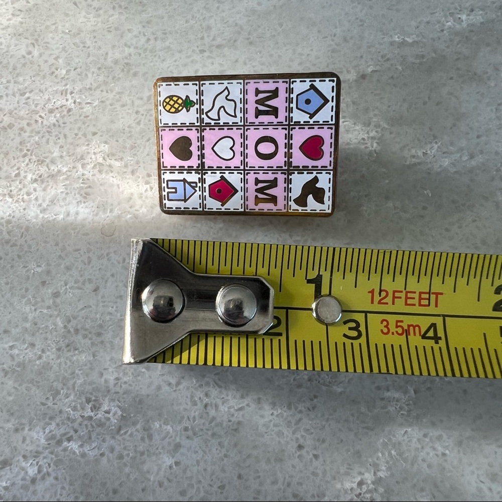1980s Quilt Patchwork Pushback Pin - Picture 2 of 3